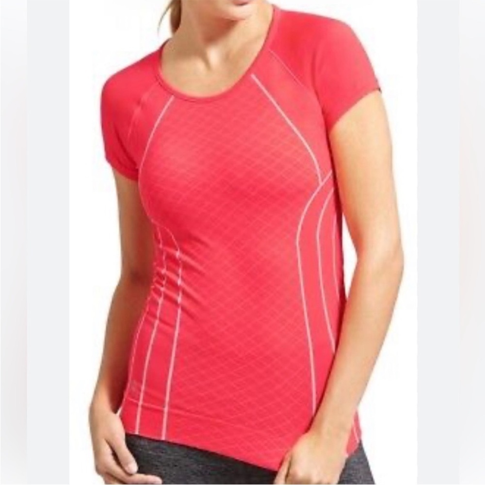 EXCELLENT CONDITION WOMEN’S COLORFUL SMALL REFLECTIVE ATHLETA TECH TOP